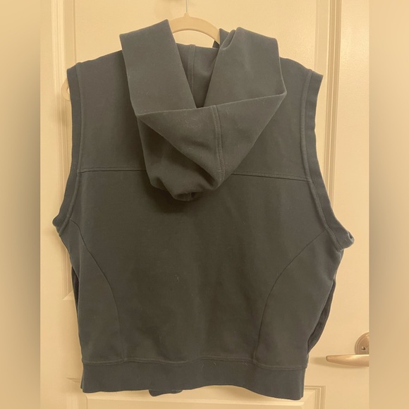 Black Nike Athleisure Vest - Picture 4 of 4